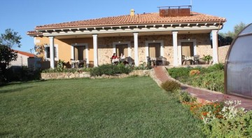 Apartamentos El Jardin del Poeta
