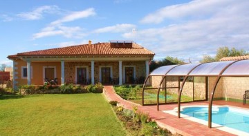 Apartamentos El Jardin del Poeta