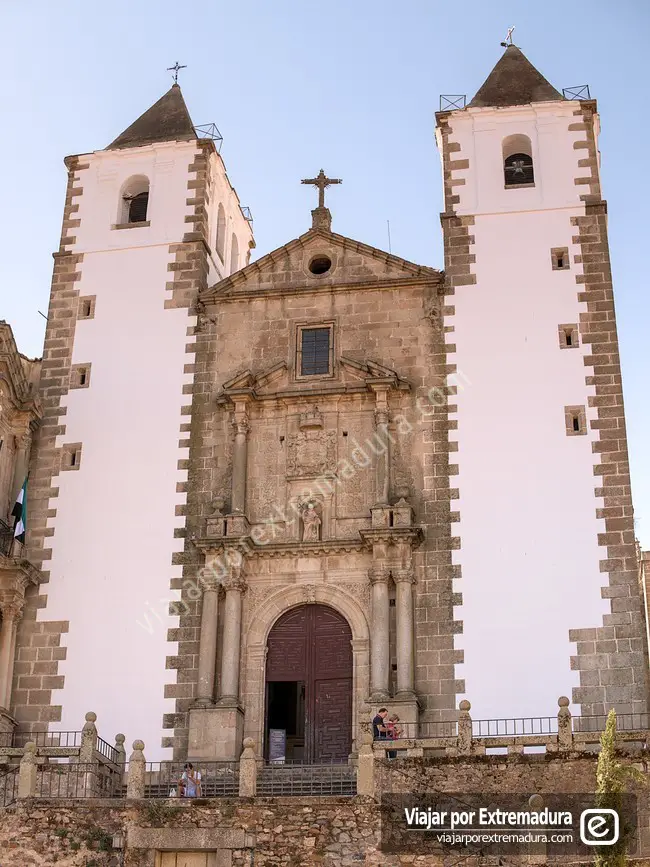Iglesia San Francisco Javier de Cáceres