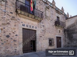 Museo de Cáceres - Palacio de las Veletas y Aljibe