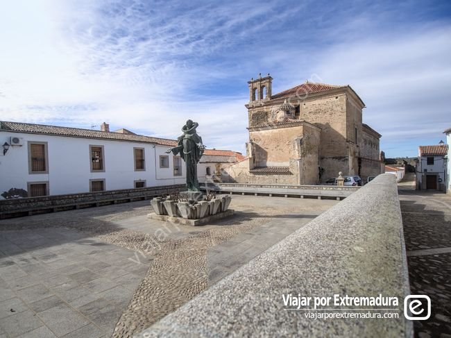 Monumento a San Pedro de Alcántara