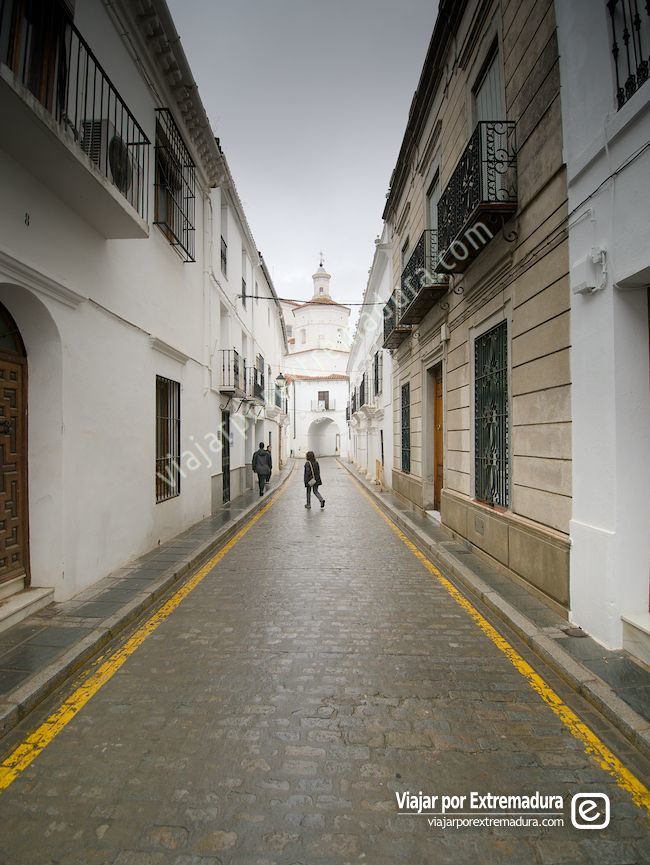 Calle Corredera, con el Camarín al fondo