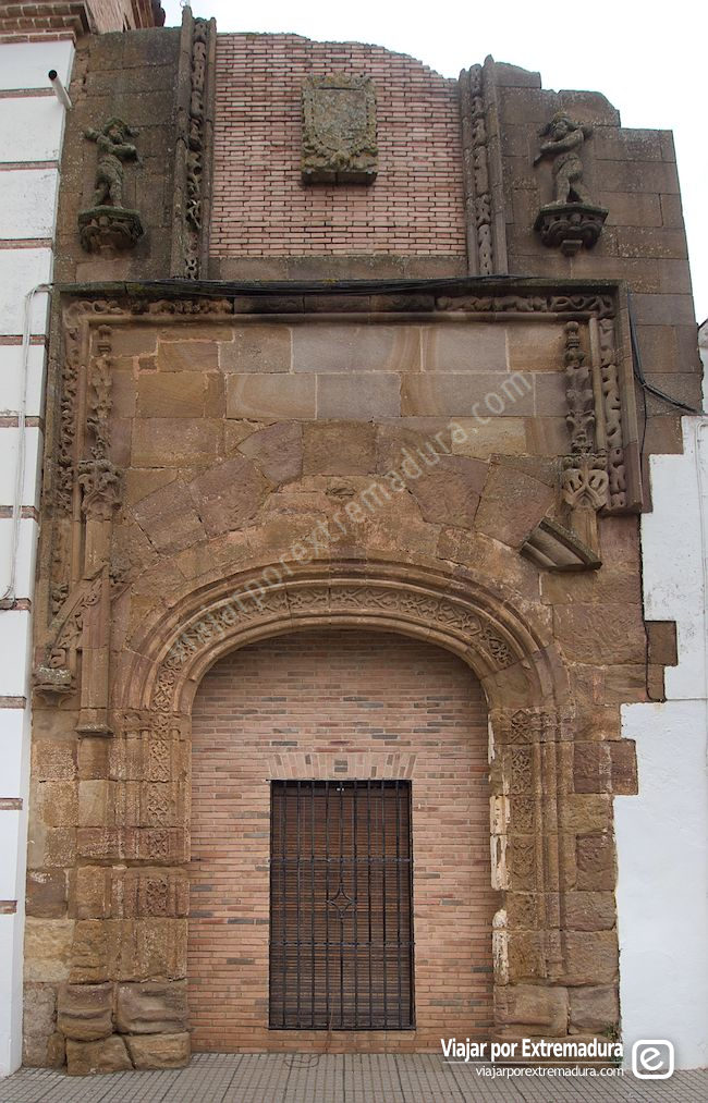 Palacio de los Zapata, Portada de la Inquisición