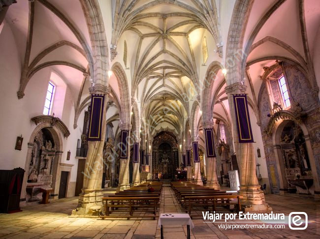 Interior de la iglesia de Santa María del Castillo