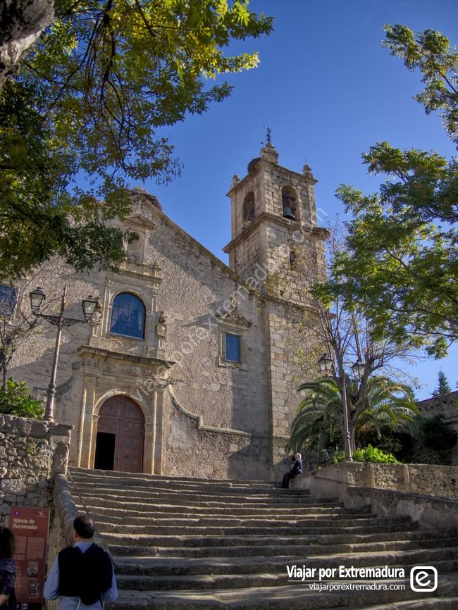 Fachada de la iglesia de Rocamador