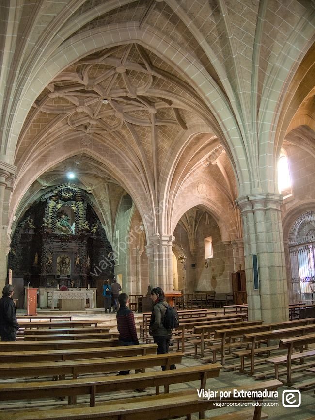 Interior de la iglesia de Rocamador