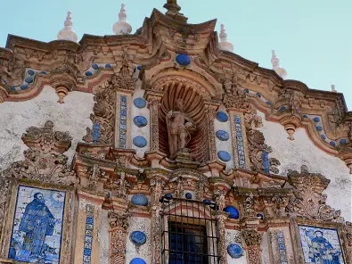 Jerez de los Caballeros. Detalle de la fachada de la Iglesia de San Bartolomé