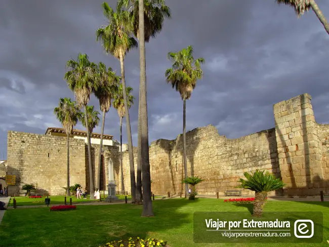 Torre albarrana de la muralla de la Alcazaba