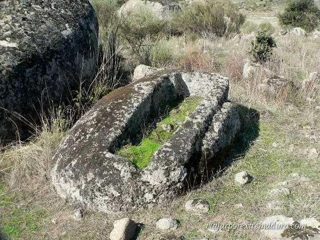Tumbas antropomorfas junto a los restos de la villa romana