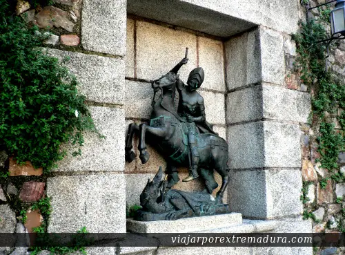 San Jorge y el dragón en Cáceres