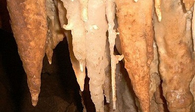 Cuevas de Fuentes de León