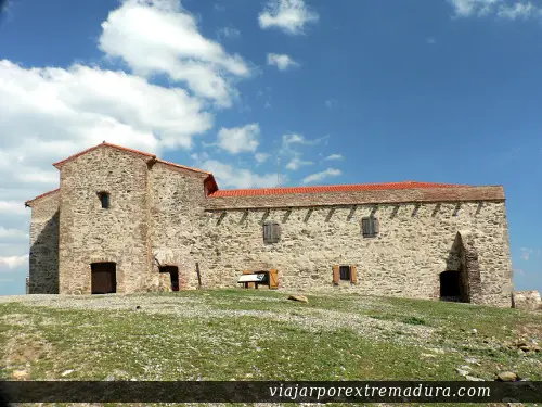 Monasterio de Tentudía. Viajar por Extremadura