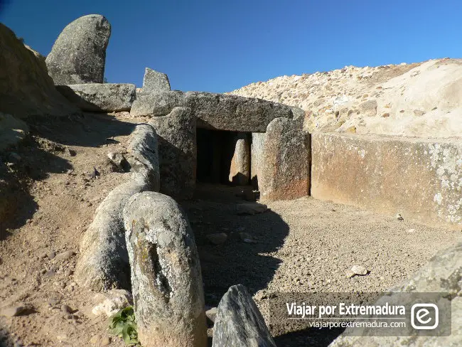 Turismo cultural en Extremadura. Dolmen de Lácara