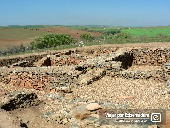 Turismo cultural en Extremadura. Prehistoria. Yacimiento de los Castillejos