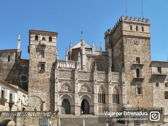 Monasterio de Guadalupe. Detalle de la fachada. Extremadura